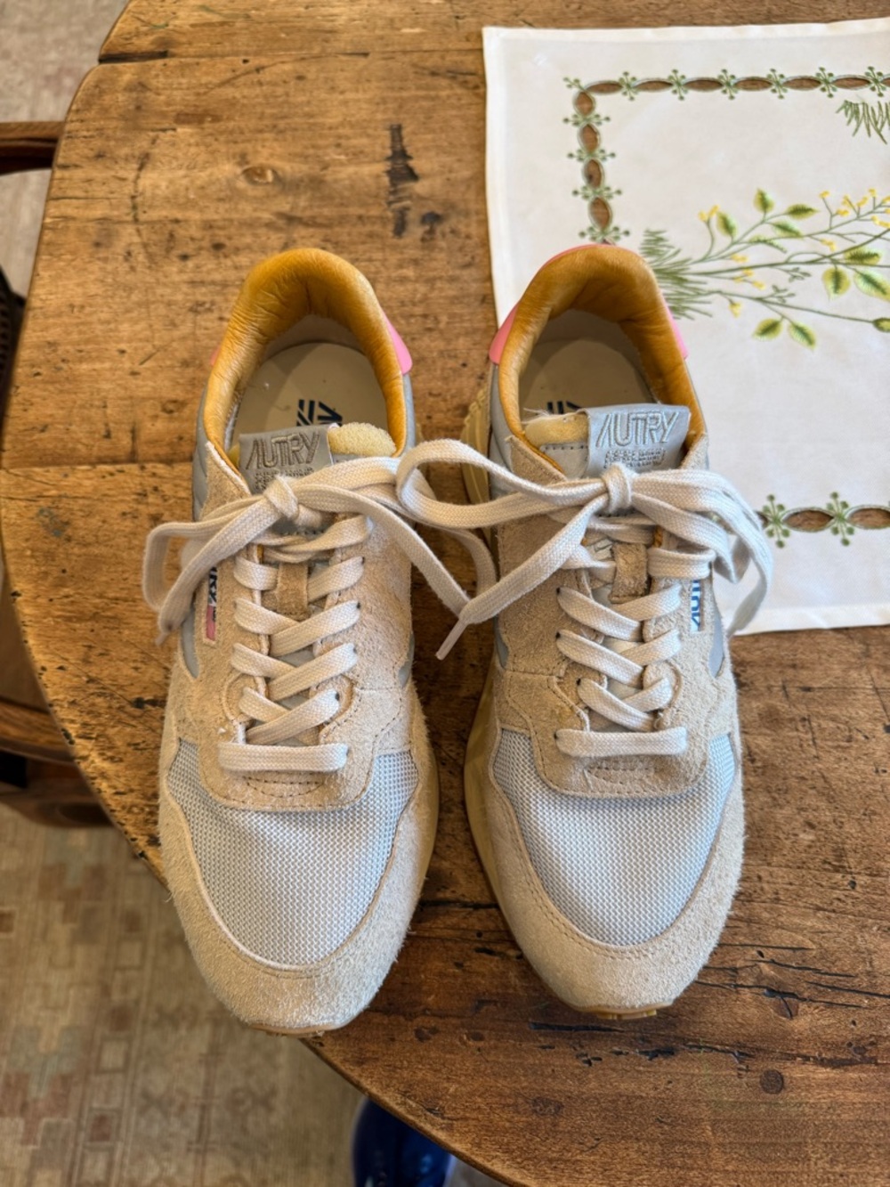 Women's Autry Reelwind Mesh Sneakers - Beige/Pink